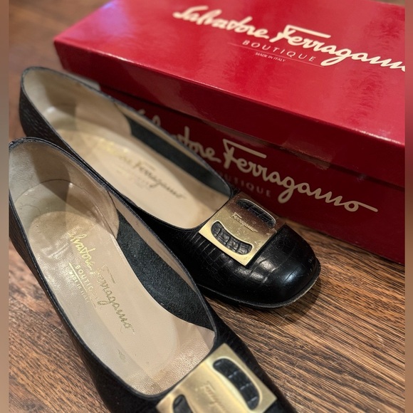 Salvatore Ferragamo Carla Vintage Embossed Black Crocodile Loafer Logo Size 6 - Picture 8 of 10